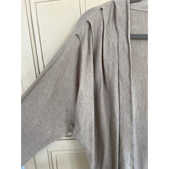 NWT Express size small oatmeal color cardigan sweater lightweight - Picture 3 of 5